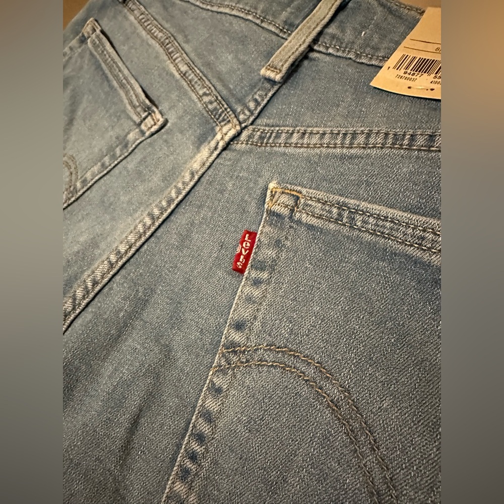 NWT Levi’s Hyper Soft High Rise Shorts – Size 8/WM 29 - Picture 6 of 7